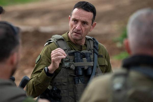 İsrail Genelkurmay Başkanı Halevi, Tel Hashomer'deki askere alım ofisinde yeni