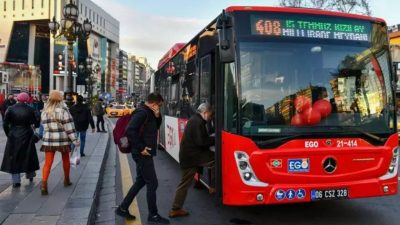 Ankara'da toplu taşıma ücretlerine yüzde 14,30 oranında zam yapıldı. Ankara