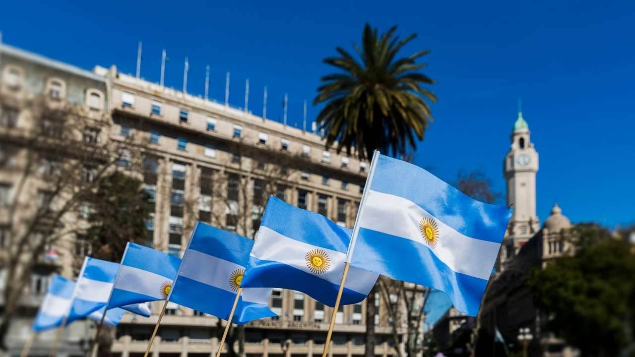 Ekonomist Mehmet Çağdaş İşim, ekonomide gerekli adımların henüz atılmadığına işaret