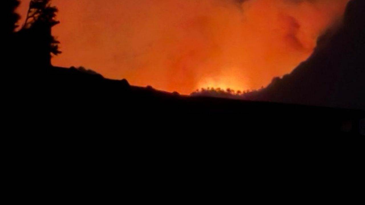 Denizli’nin Merkezefendi sınırları içinde yer alan Karcı Dağı’nda çıkan yangın