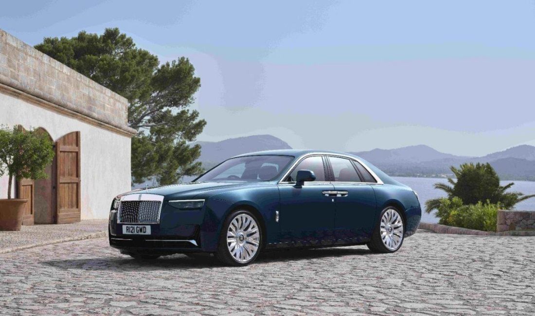 Rolls-Royce, yeni Ghost Series II’yi üç farklı versiyonla piyasaya sürdü.