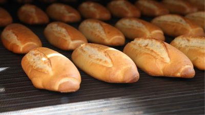 Türkiye genelinde ekmek fiyatlarına ilişkin yeni bir düzenleme yapıldı. Türkiye