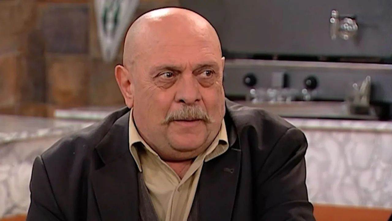 Çocuklar Duymasın dizisindeki ‘Seyyar Tayyar’ tiplemesiyle tanınan oyuncu Muhammet Emin Gümüşkaya