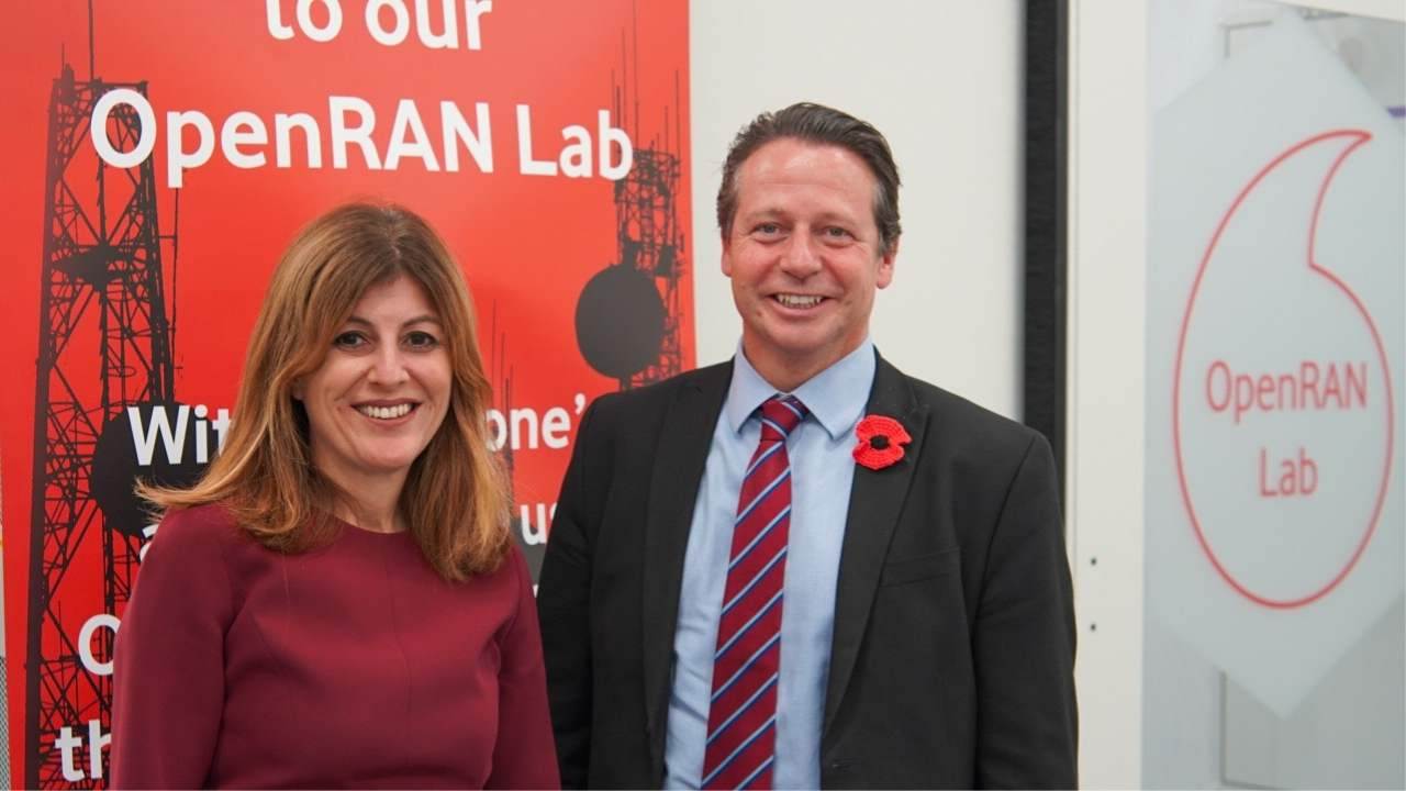 İngiltere Uluslararası Ticaret Bakanı Nigel Huddleston, İngiliz iş dünyasına seslenerek