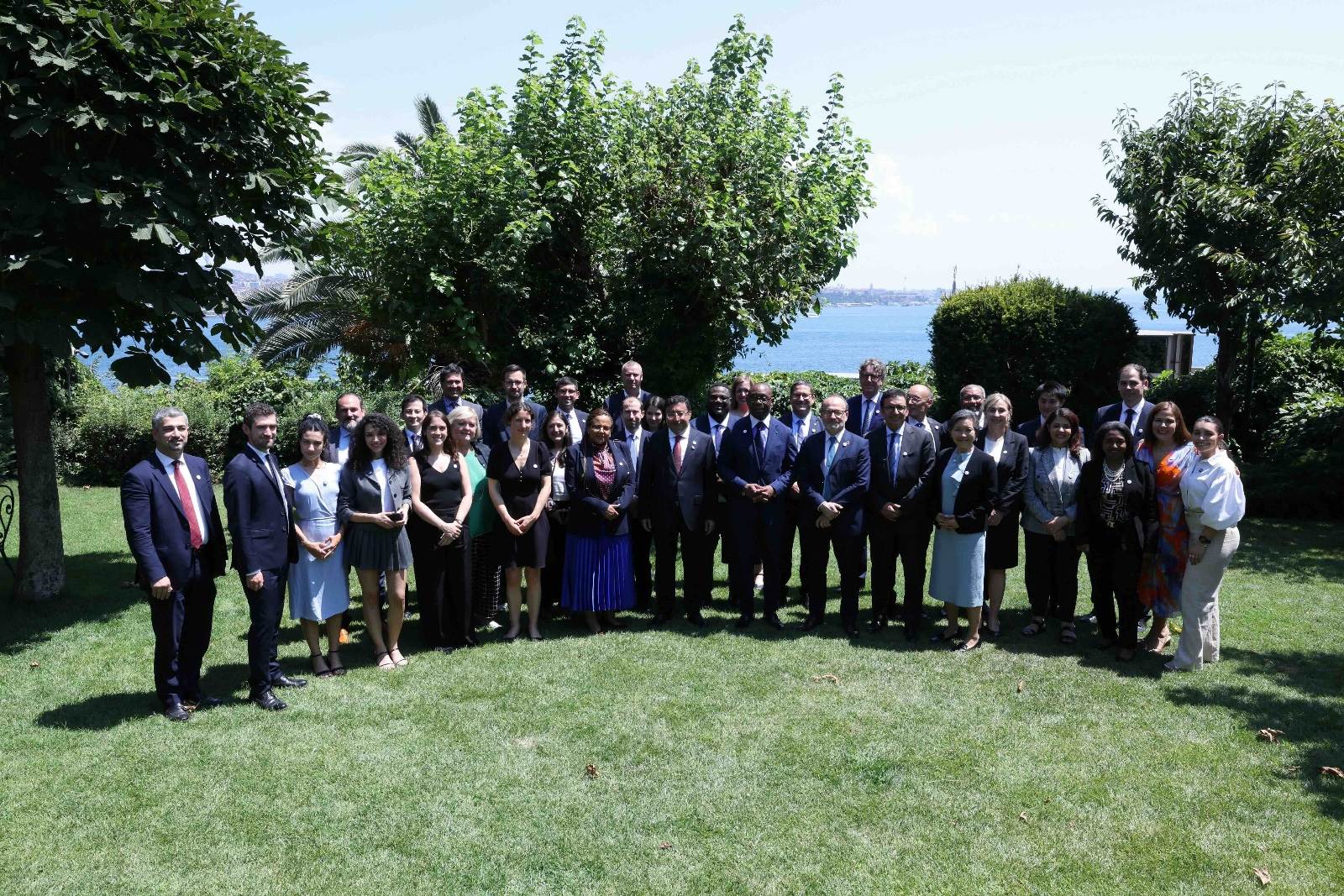 Uluslararası Kalkınma Finansmanı Kulübü (IDFC) bünyesinde 2019 yılından itibaren Yönetim