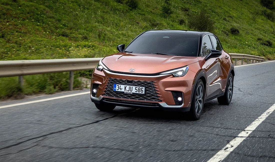 Premium otomobil üreticisi Lexus, LBX ile başlattığı sıra dışı kampanyasını
