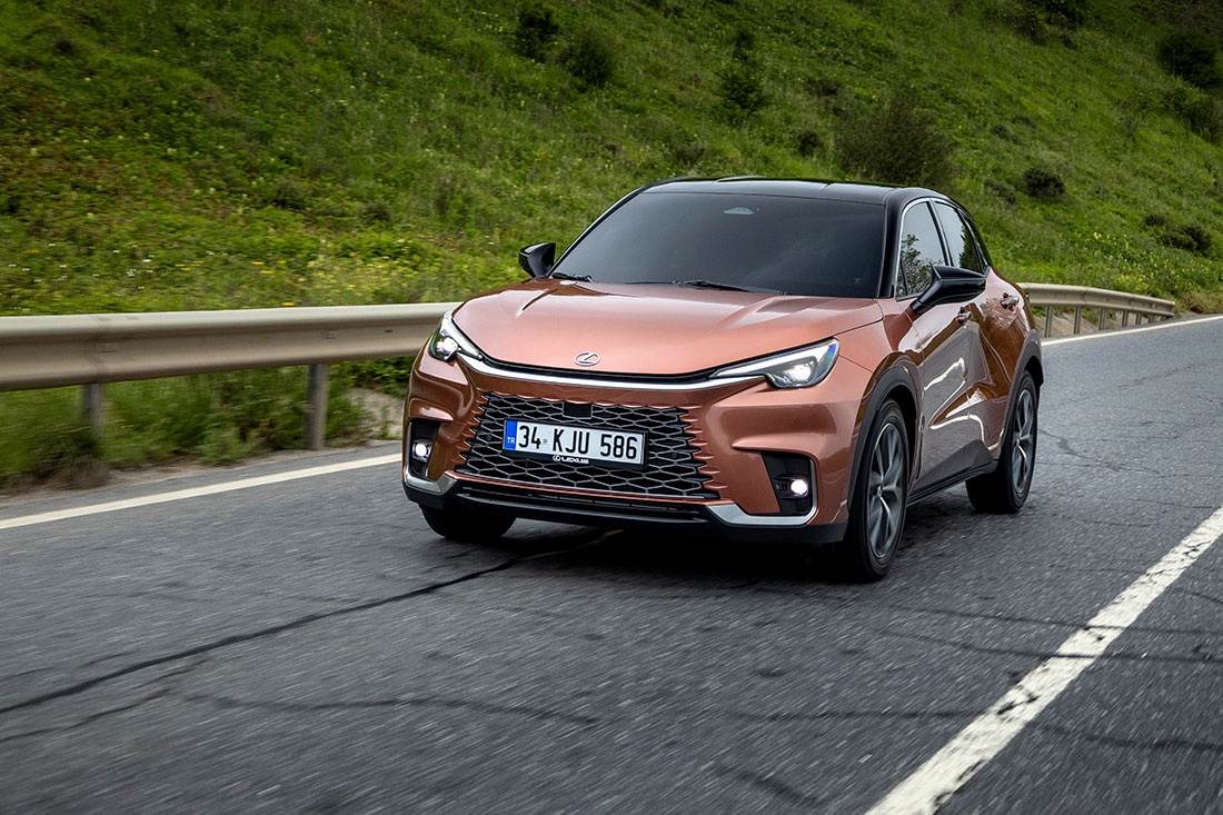 Premium otomobil üreticisi Lexus, LBX ile başlattığı sıra dışı kampanyasını