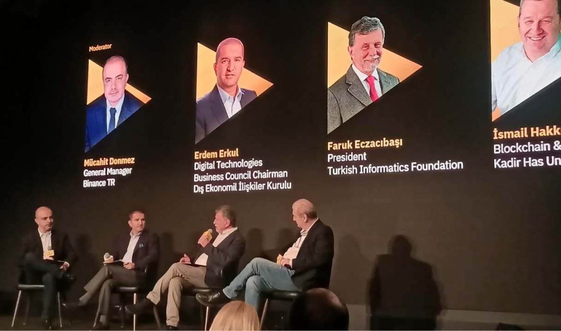 Binance Blockchain Week İstanbul zirvesinde konuşan Türkiye Bilişim Vakfı Başkanı