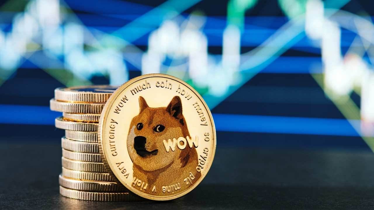 “Meme” kelimesi İngilizceden geliyor. İnternette geniş kitlelerce ele alınan, sıklıkla