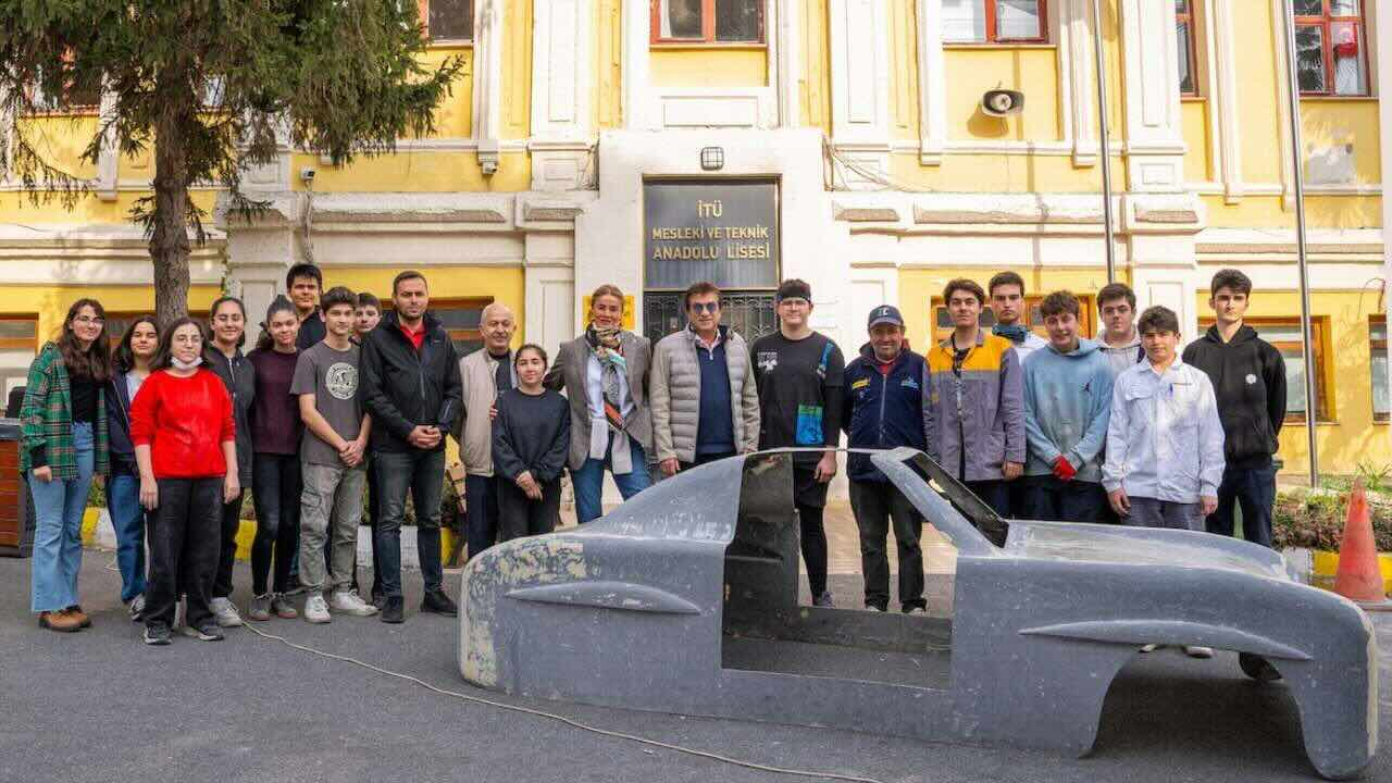 Damat Tween, İTÜ Mesleki ve Teknik Anadolu Lisesi öğrencilerinin havacılık,