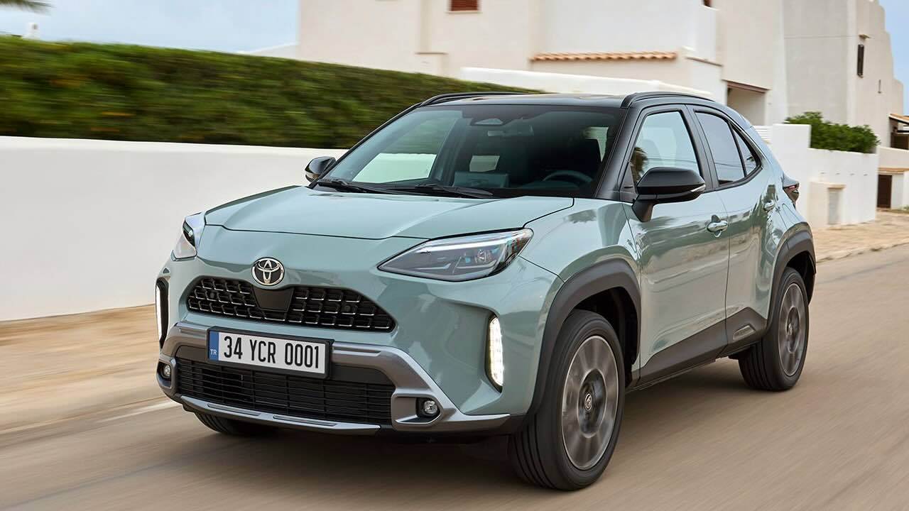 Toyota, B segmentinde büyük beğeni toplayan, yenilikçi tam hibrit teknolojisiyle