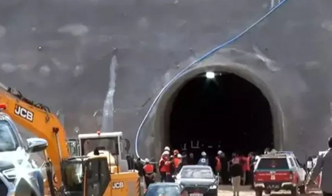 Kayseri'de, hızlı tren inşaatı sırasında göçük meydana geldi.