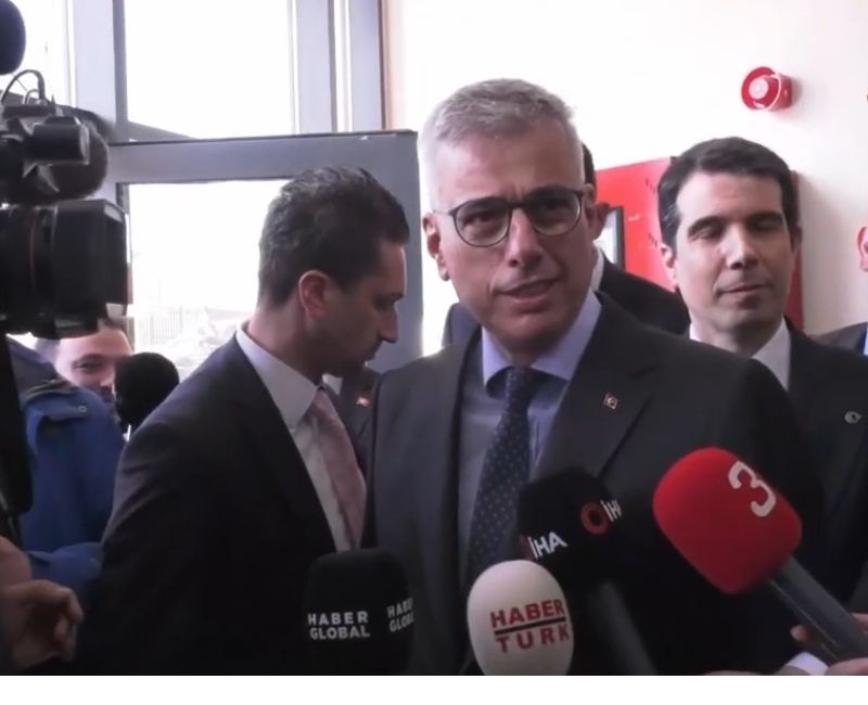 Fenerbahçe Sivasspor maçında Sivassporlu futbolcuların, Sağlık Bakanlığı’nın “Doğal Olan Normal