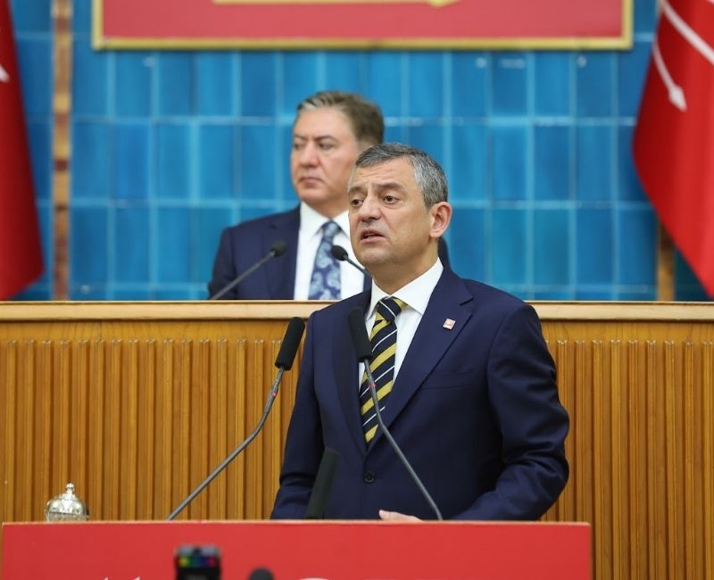  Cumhuriyet Halk Partisi (CHP) Genel Başkanı Özgür Özel partisinin grup