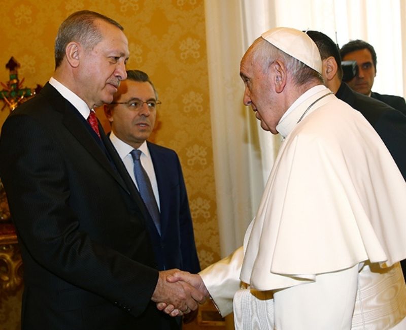 Vatikan’dan yapılan açıklamaya göre, Katoliklerin ruhani lideri ve Vatikan Devlet