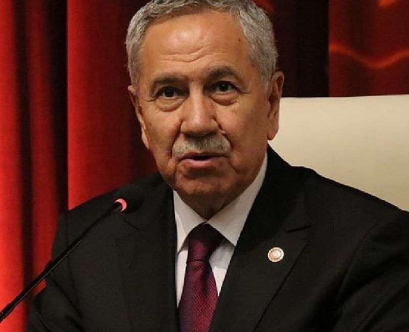 AK Parti’nin kurucularından eski TBMM Başkanı Bülent Arınç, İstanbul Büyükşehir