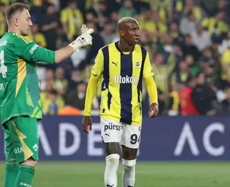 Süper Lig'in 34. haftasında kendi evinde Beşiktaş'ı konuk Fenerbahçe, rakibine