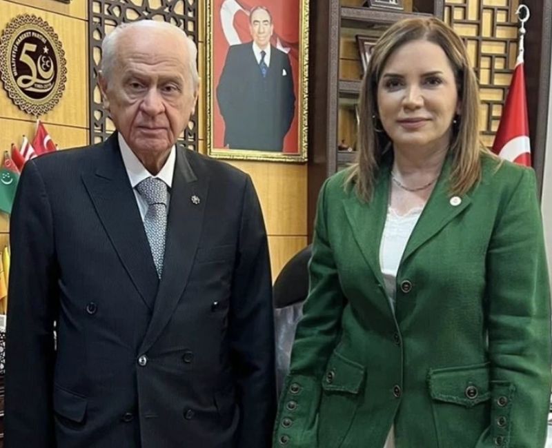 MHP’de üç dönem milletvekilliği yapan Arzu Erdem’in, Flash Haber TV’yi