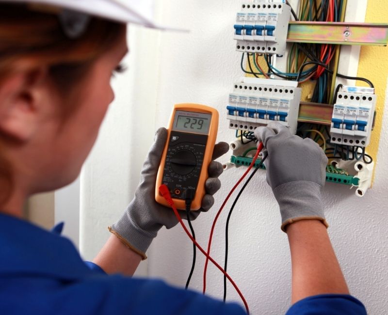 30 yılı aşkın tecrübesiyle mühendislik, hizmet ve teknoloji alanlarında, 400’ü