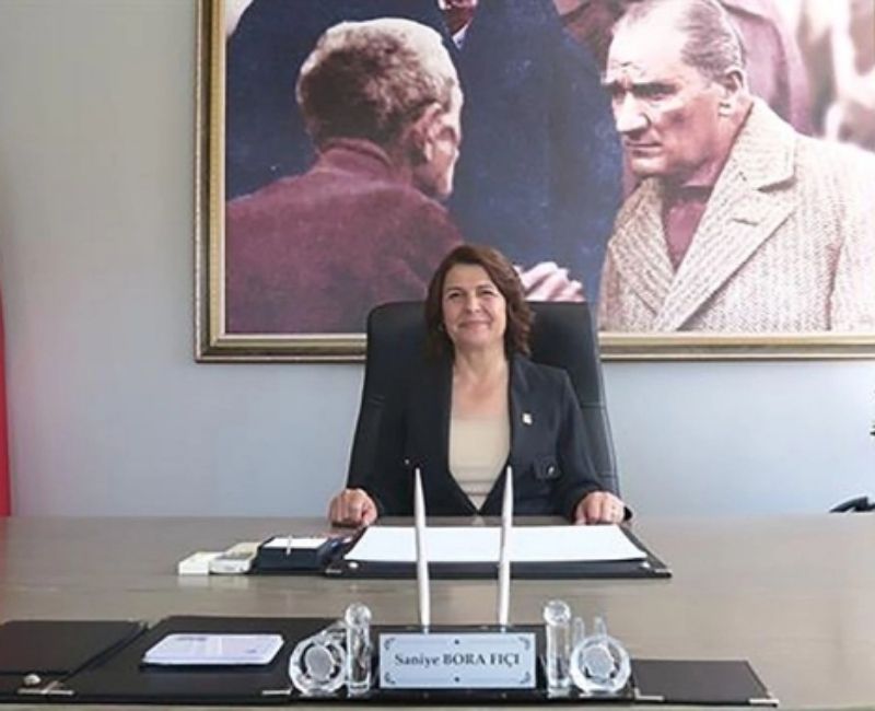 Foça ve Aliağa'da yangın sürüyor: Başkan Fıçı'dan endişelendiren açıklama