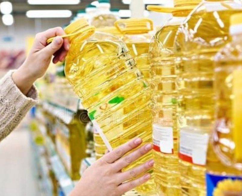 Ankara’da bazı marketler, ayçiçek yağı satışını kişi başı 2 litreyle
