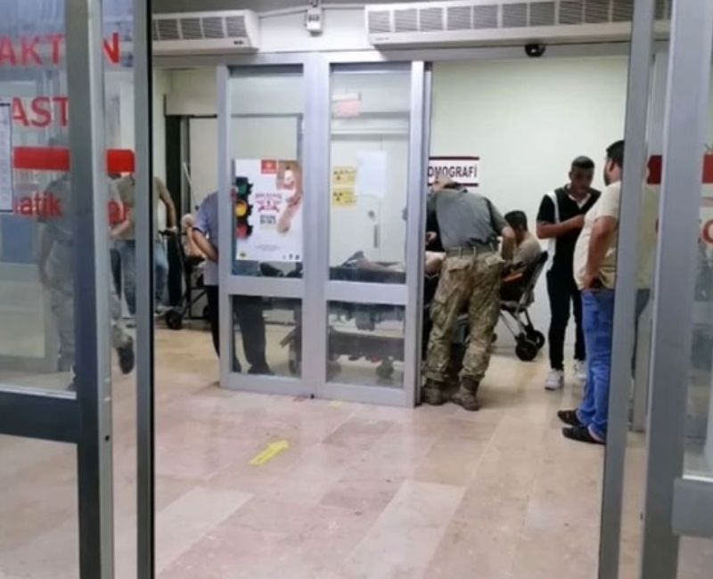 Hatay’ın İskenderun ilçesinde, Deniz Er Eğitim Alayı’nda görevli 7 asker,