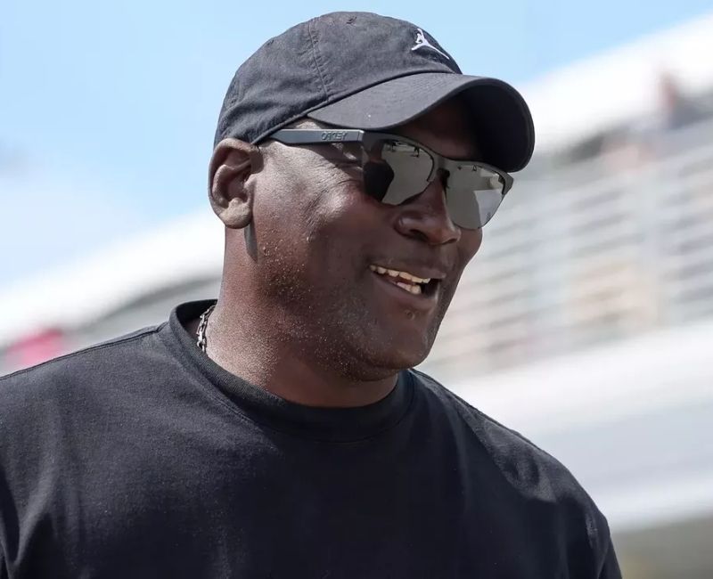 Dünya yıldızı basketbolcu yemek yediği restorana 10 bin dolar bahşiş bıraktı