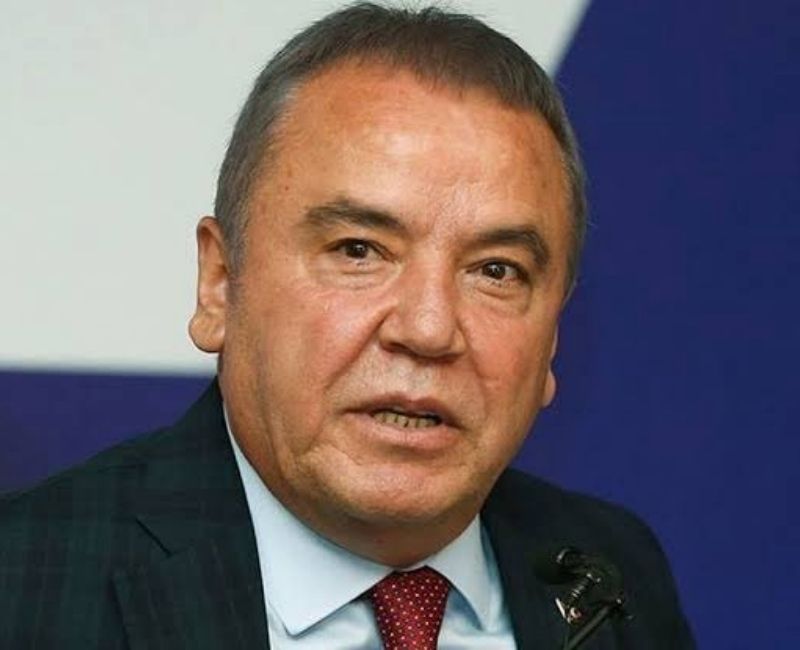 Antalya Büyükşehir Belediye Başkanı Muhittin Böcek tutuklandı.
