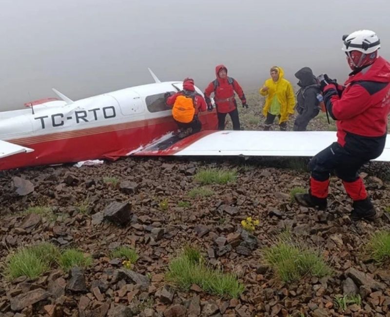 Rize-Erzurum-Bayburt sınır hattında meydana gelen uçak kazası yürekleri ağza getirdi.