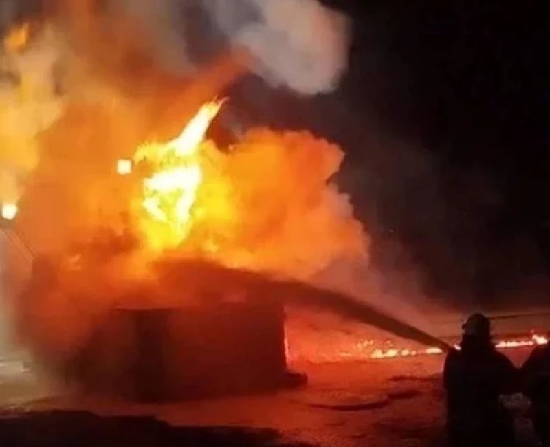 Diyarbakır-Batman kara yolu üzerindeki bir petrol sondaj sahasında çıkan yangında