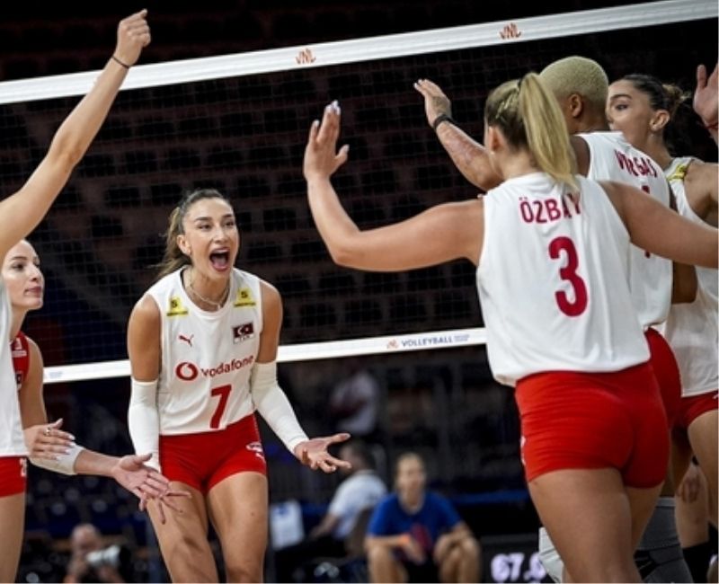 A Milli Kadın Voleybol Takımı, Dünya Şampiyonası’ndaki başarılı performansını sürdürüyor.