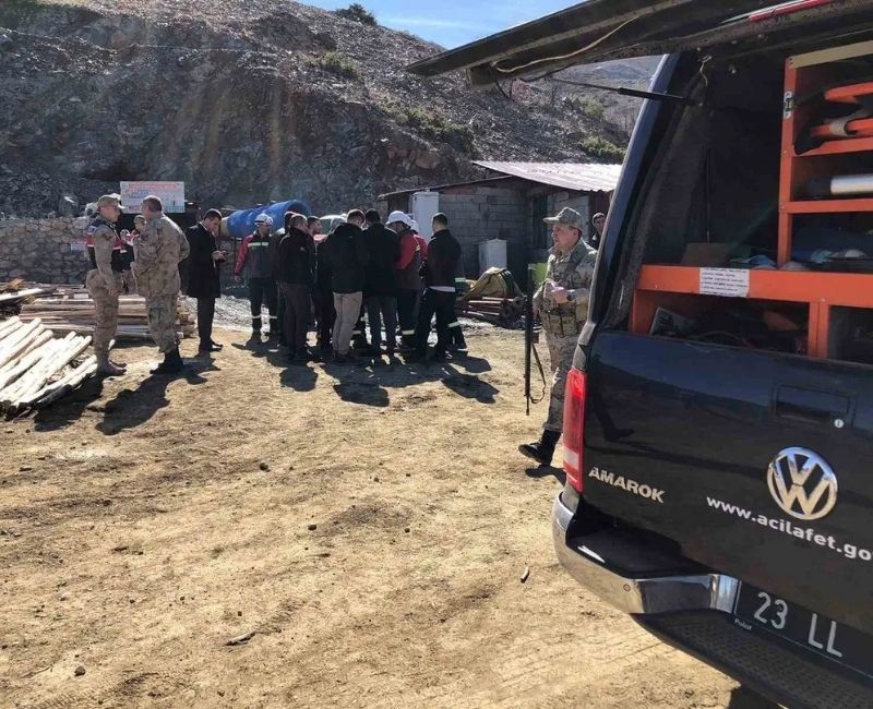 Elazığ’ın Palu ilçesine bağlı Kayaönü Köyü'nde özel bir madene ait