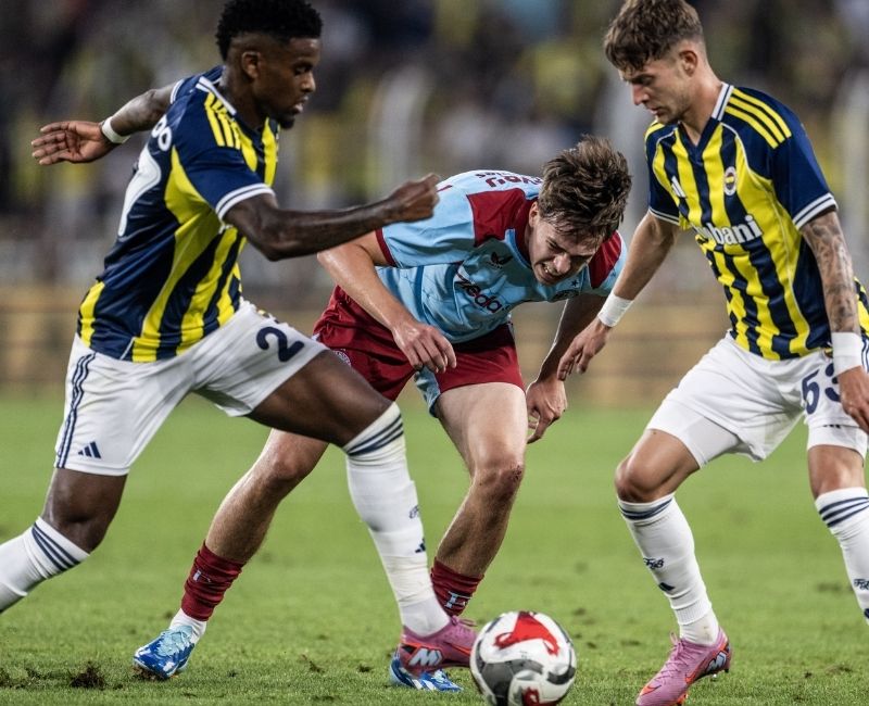 Şampiyonlar Ligi 3. eleme turu rövanş maçında kendi evinde Hollanda