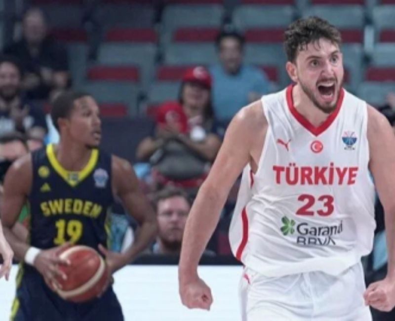 10 Eylül 2025 tarihli gazetelerin spor sayfalarında, Beşiktaş, Fenerbahçe, Galatasaray