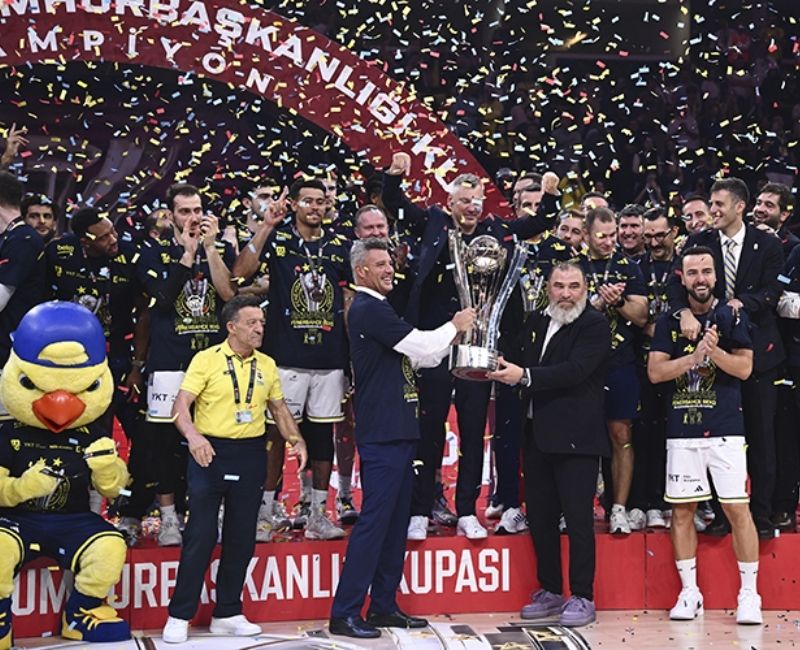 Basketbolda sezonun ilk kupası Fenerbahçe Beko’nun oldu. Sarı-lacivertliler, Beşiktaş GAİN’i