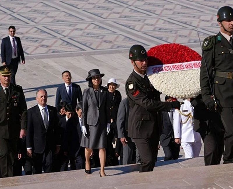 Japonya Prensesi Akiko Mikasa Anıtkabir'i ziyaret etti