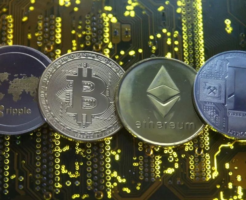  Lider kripto para Bitcoin dün 121.077 seviyesini gördükten sonra