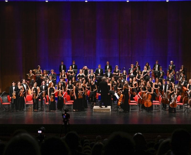 1925 yılında, Hacı Ömer Sabancı tarafından temelleri atılan Sabancı Topluluğu,