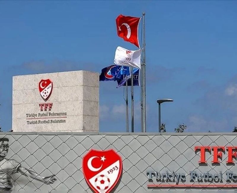 TFF bahis oynayan hakemler listesini açıkladı! Tam 152 kişi Türkiye Futbol Federasyonu (TFF), yürütülen bahis soruşturması kapsamında bahis oynadığı