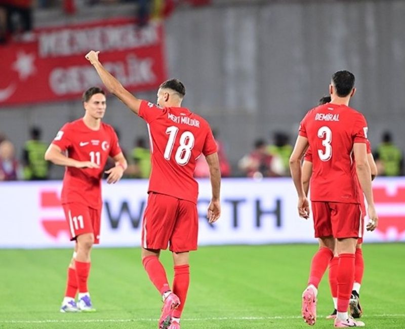 Süper Lig’e verilen milli ara futbolseverlerin gündeminde. Taraftarlar, “Milli ara