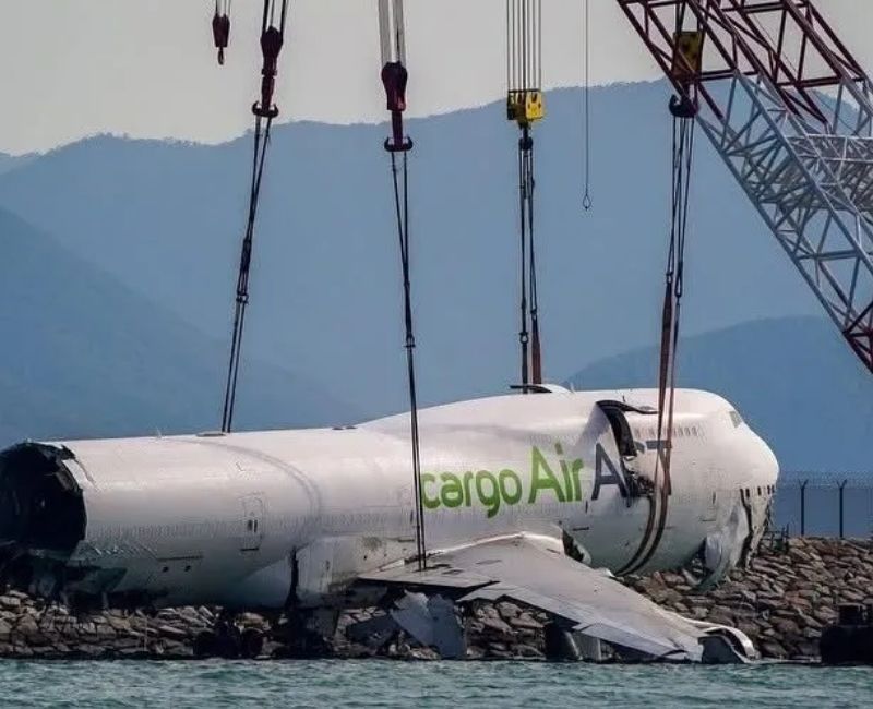 Emirates SkyCargo adına uçuş yapan Türk ACT Havayolları’na ait Boeing