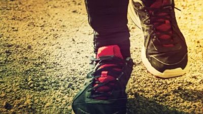 Fransa’da rutin bir yürüyüş sırasında yol kenarında rastladığı taşın nadir