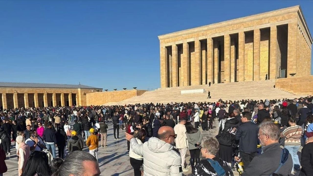 Cumhuriyet’in kurucusu Gazi Mustafa Kemal Atatürk, vefatının 87. yıl dönümünde