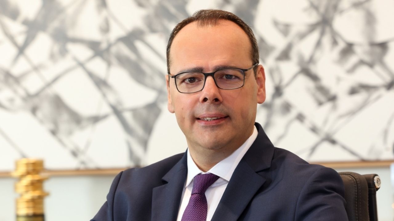 Şubesiz bankacılıkla yola çıktı, özel bankalar içinde ilk 10'a girdi