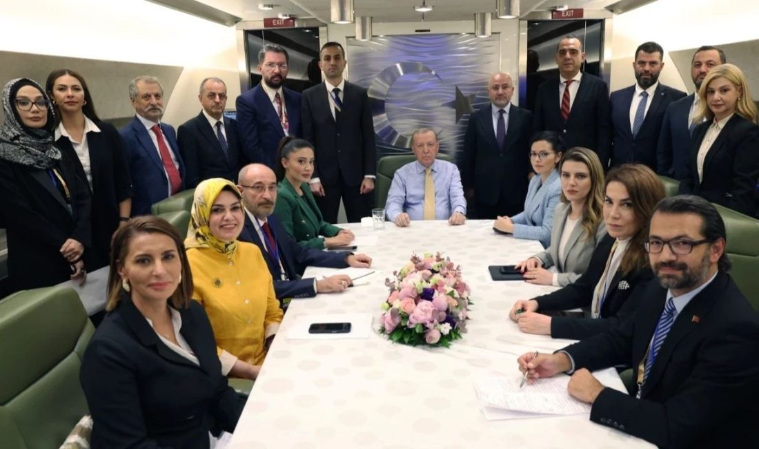 Cumhurbaşkanı Recep Tayyip Erdoğan, Azerbaycan ziyareti dönüşü gazetecilerin sorularını yanıtladı.
