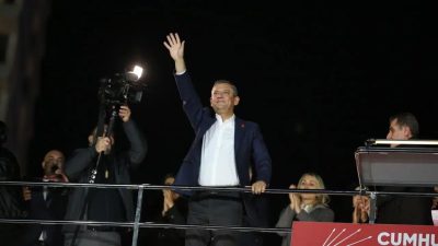 CHP’nin ‘Millet İradesine Sahip Çıkıyor’ mitinginin 73’üncü durağı Güngören oldu.