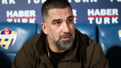 Ünlü futbolcu Arda Turan, ailesine yeni katılan mutluluğu özel bir