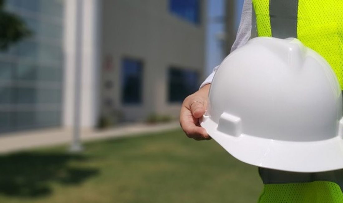 Kamu kurumlarında görev yapan mühendis, mimar, şehir plancısı ve teknik