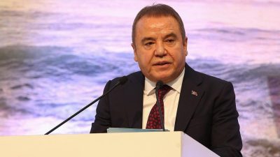 Antalya Büyükşehir Belediyesi’ne yönelik yürütülen soruşturma kapsamında tutuklanarak görevden uzaklaştırılan