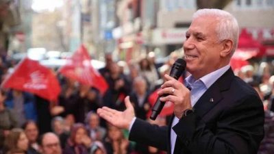 Bursa Büyükşehir Belediye Başkanı Mustafa Bozbey’e yönelik saldırı girişiminde bulunuldu.